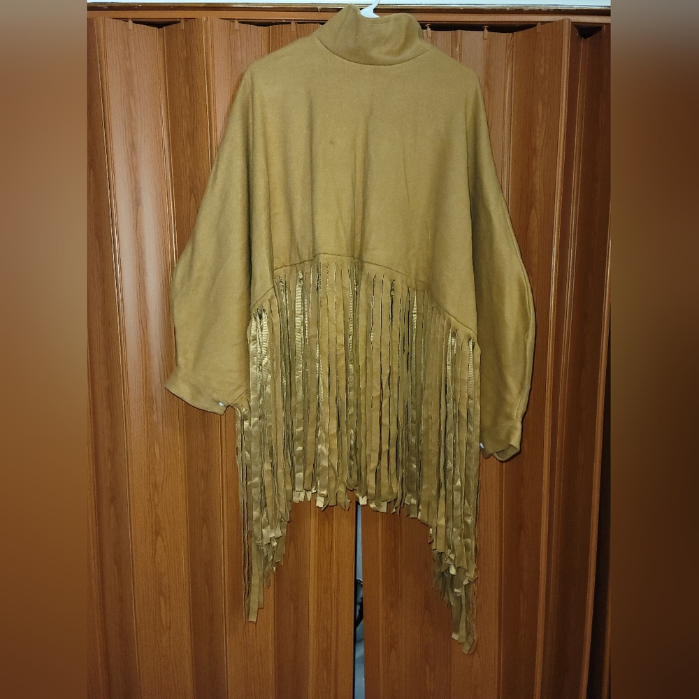 Fringe Poncho w/Button Sleeves - Camel, Sz: L/XL